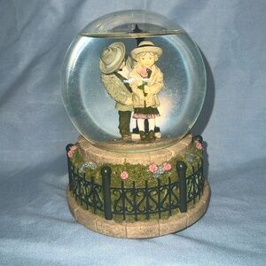 Vintage Kim Anderson’s “Forever Young” musical snow globe